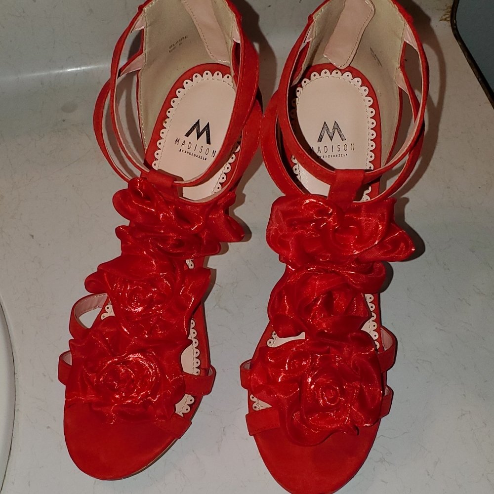 Heels - Picture 3 of 3
